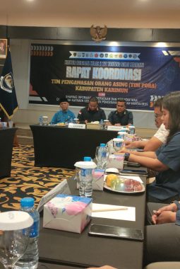 Kepala Disdukcapil Karimun Hadiri Rapat Koordinasi TIMPORA, Perkuat Sinergi Pengawasan Orang Asing dan Kewaspadaan Hantavirus