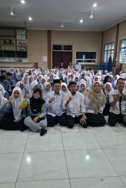 Masuki Hari Ketiga, Program ‘Goes to School’ Disdukcapil Karimun dan DPMD Dukcapil Kepri Sasar SMKN 2 Karimun