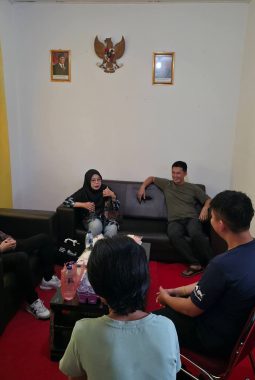 Sinergi Hadapi Kendala Adminduk, Disdukcapil Karimun Gelar Layanan Jemput Bola dan Perekaman Khusus Warga Sakit di Kundur